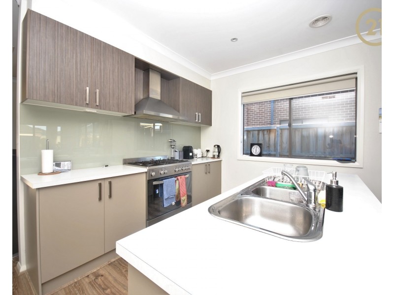 13 Lexington Crescent, Officer VIC 3809