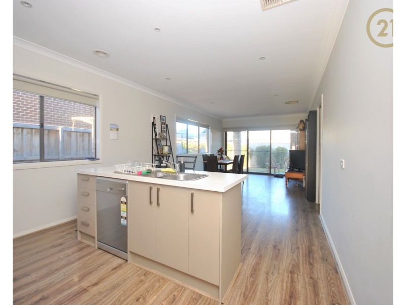 13 Lexington Crescent, Officer VIC 3809