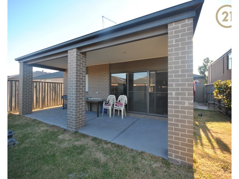 13 Lexington Crescent, Officer VIC 3809