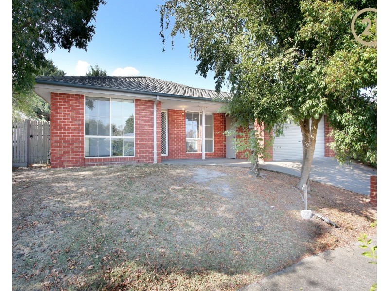 8 Maralee Court, Berwick VIC 3806