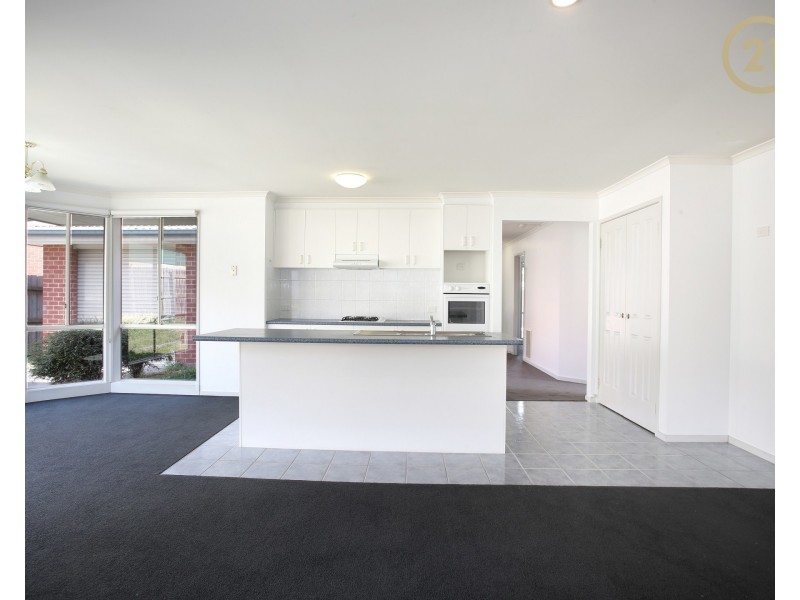 8 Maralee Court, Berwick VIC 3806