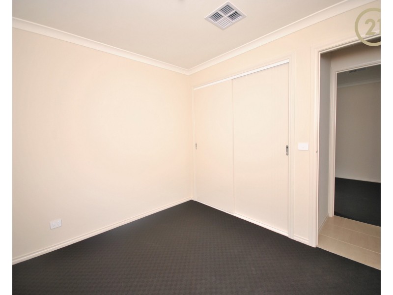 2 Orchard Court, Drouin VIC 3818