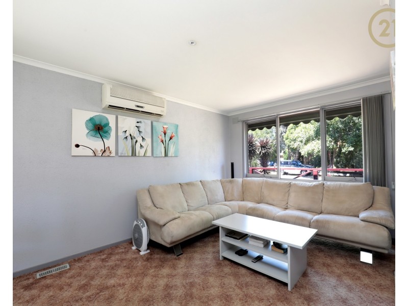 18 Selkirk Court, Berwick VIC 3806