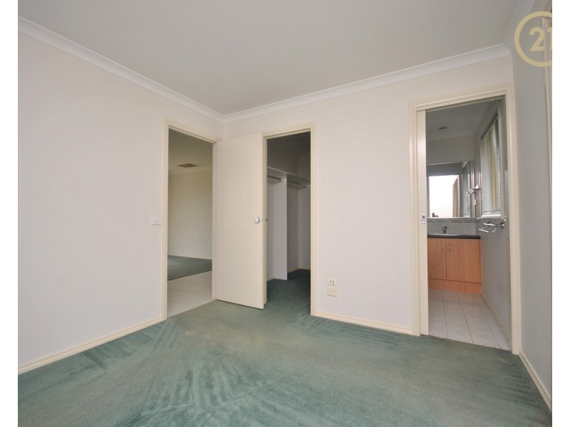 12 Terri Ester Drive, Berwick VIC 3806