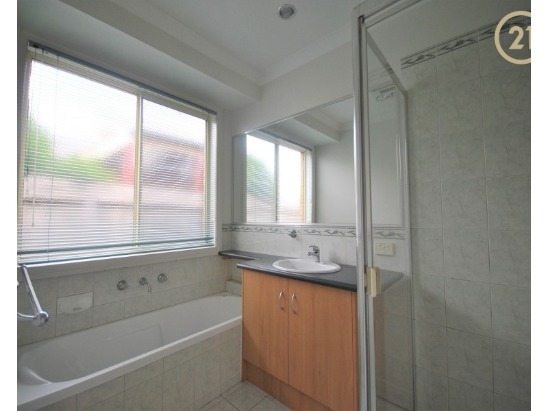 12 Terri Ester Drive, Berwick VIC 3806