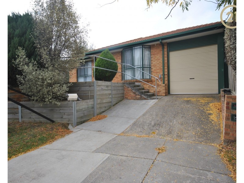 2 Moloney Court, Berwick VIC 3806