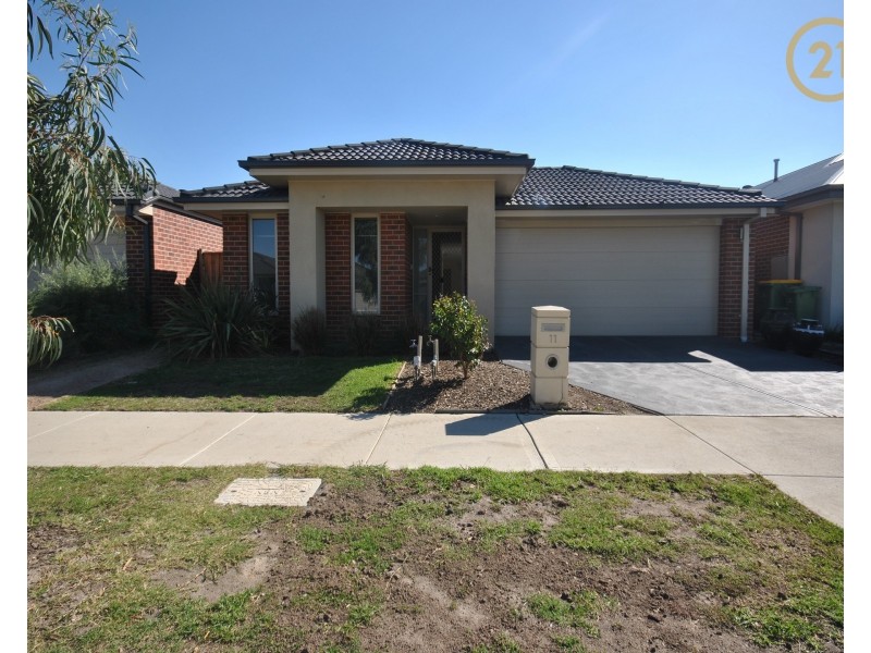 11 Heathcote Grove, Officer VIC 3809