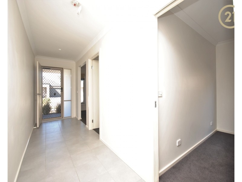11 Heathcote Grove, Officer VIC 3809