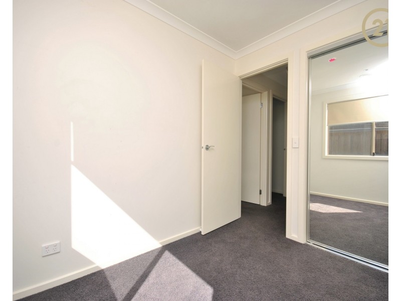 11 Heathcote Grove, Officer VIC 3809