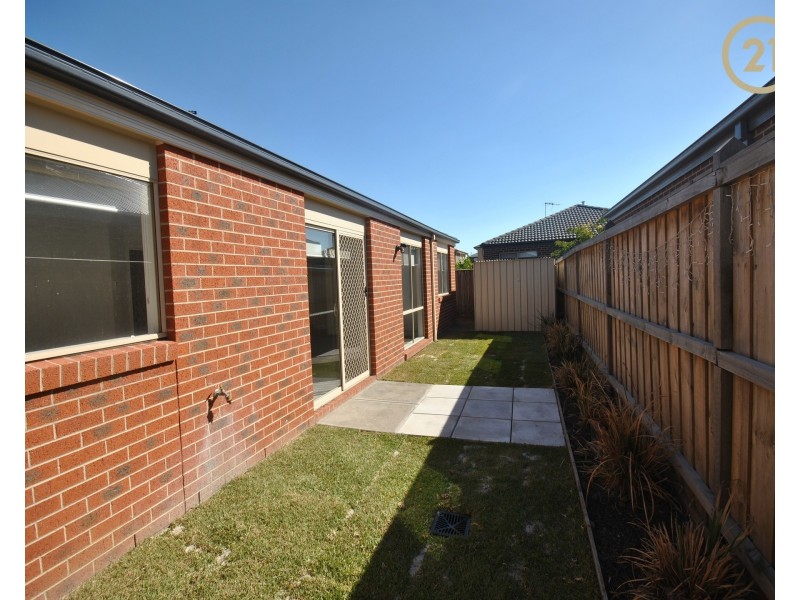 11 Heathcote Grove, Officer VIC 3809