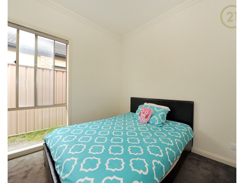 2 Speranza Place, Lynbrook VIC 3975