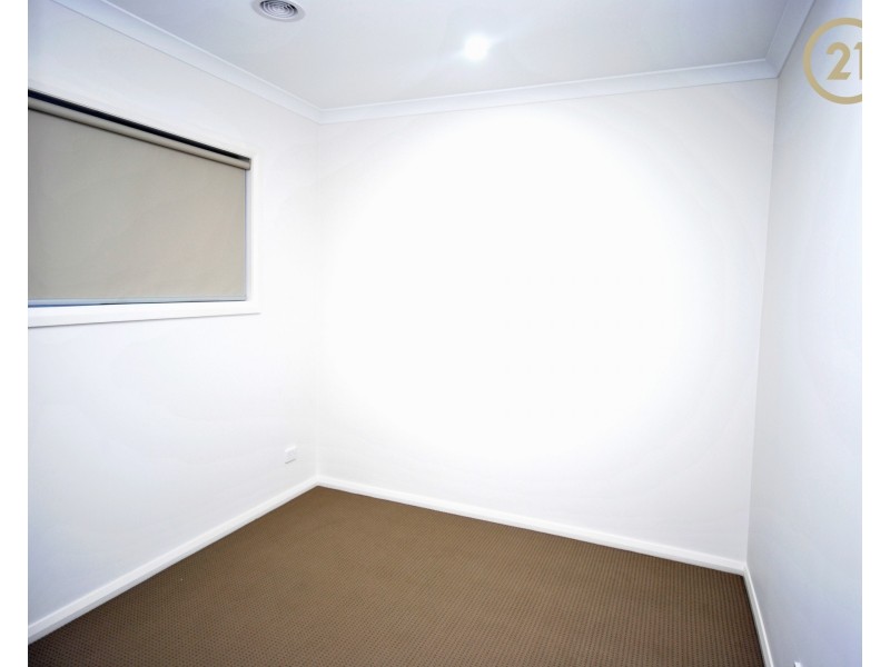 4 Clayton Road, Cranbourne VIC 3977