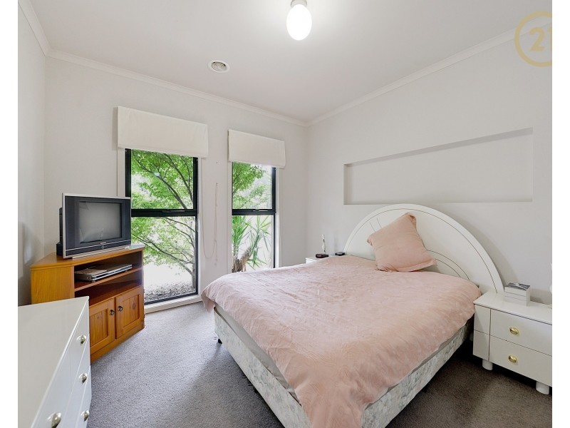 22 Bridgewater Boulevard, Berwick VIC 3806