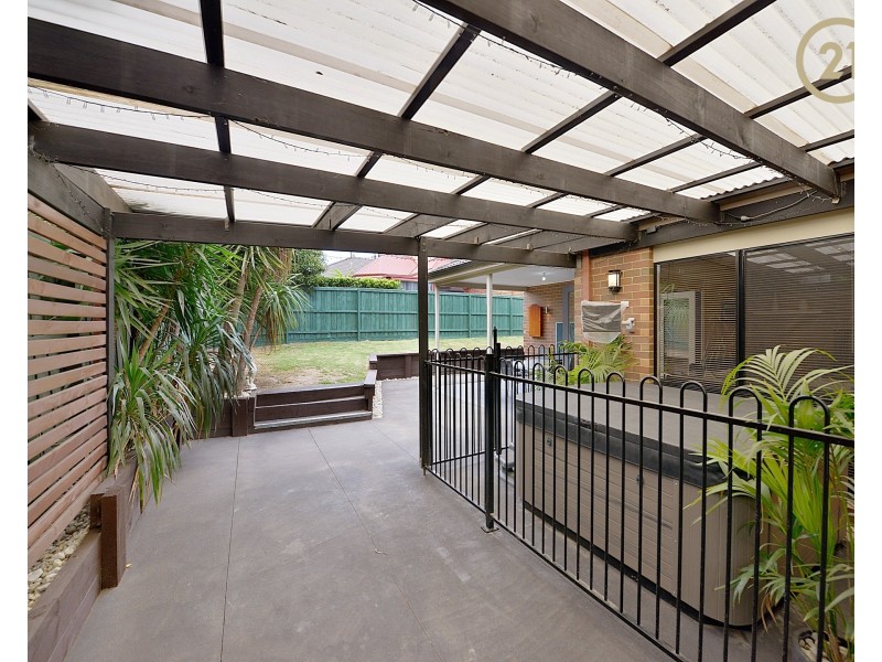 22 Bridgewater Boulevard, Berwick VIC 3806