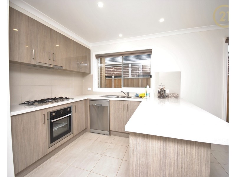 7 Hut Road, Clyde North VIC 3978