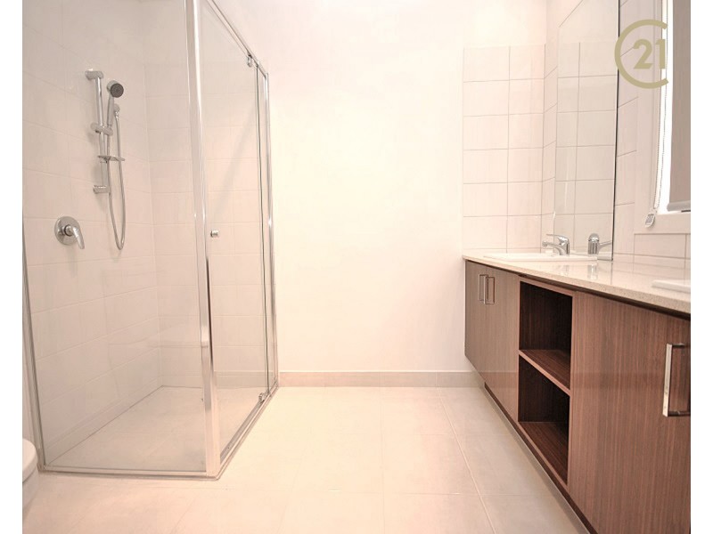 6 Viewbright Road, Clyde North VIC 3978