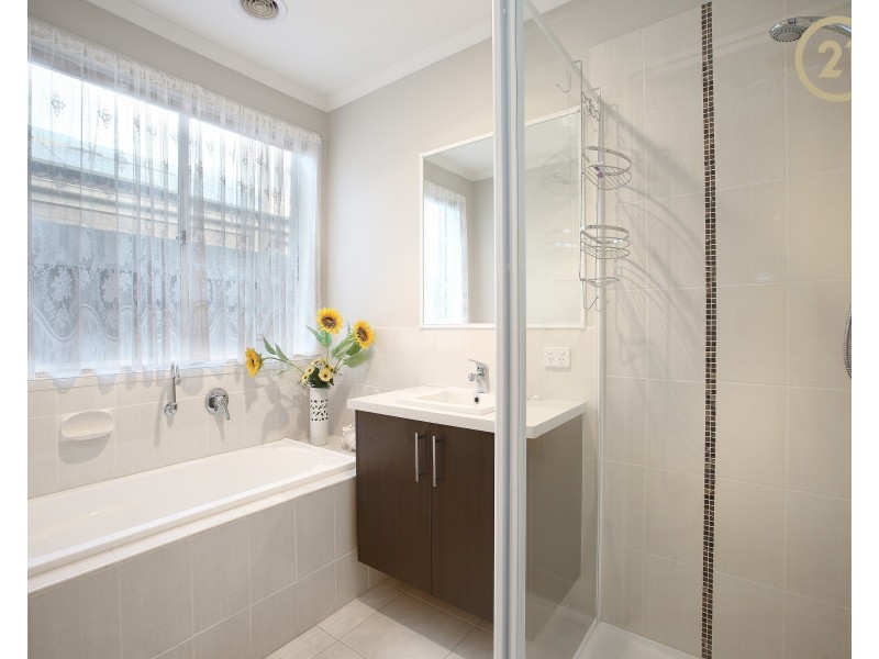 105  Fairhaven Boulevard, Cranbourne West VIC 3977