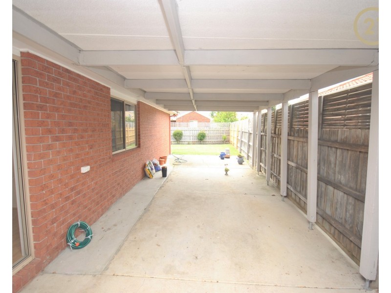 16 Balmaceda Court, Berwick VIC 3806