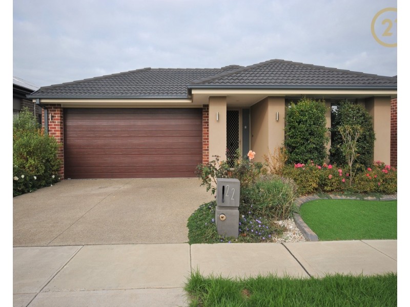 22 Naas Road, Clyde North VIC 3978