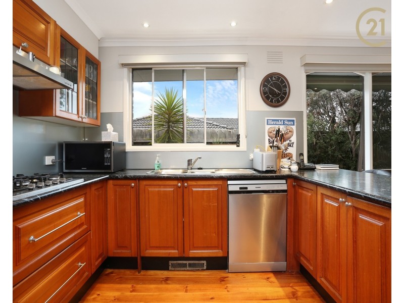 2 Greystoke Court, Berwick VIC 3806