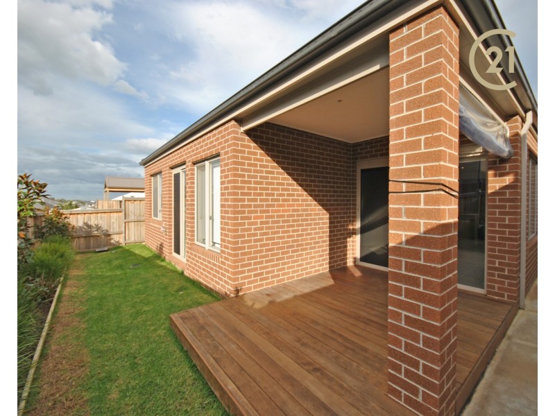 15 Wheelwright Street, Clyde North VIC 3978