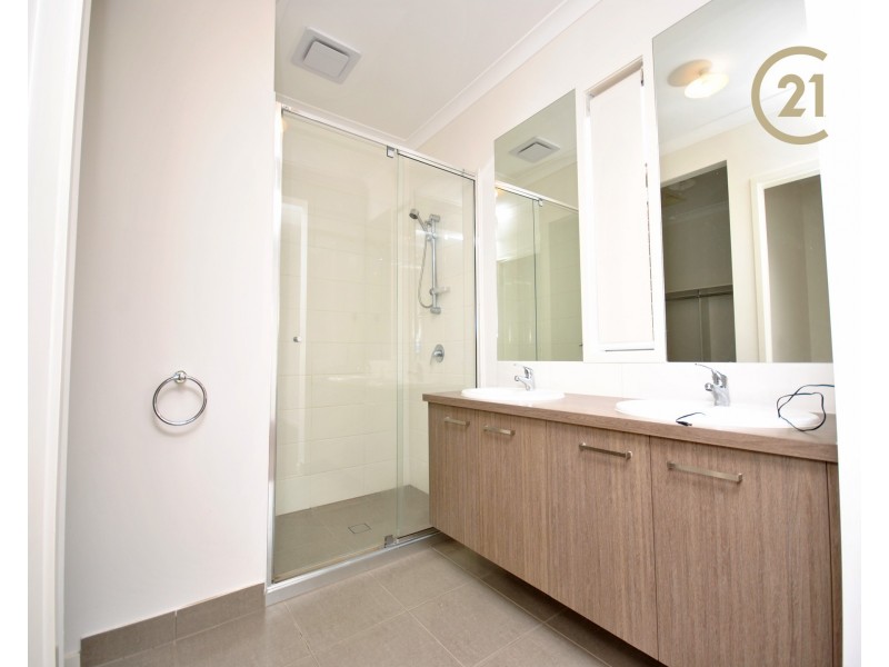 15 Wheelwright Street, Clyde North VIC 3978