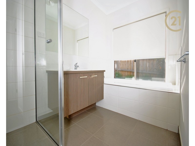 15 Wheelwright Street, Clyde North VIC 3978