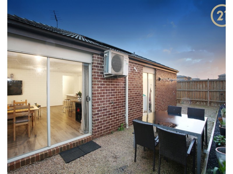 1 Westbourne Street, Clyde North VIC 3978