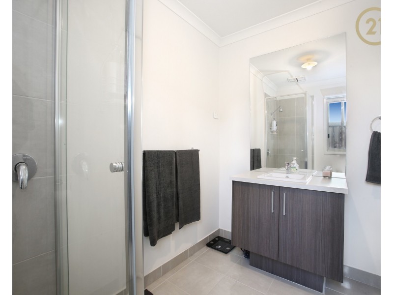 1 Westbourne Street, Clyde North VIC 3978