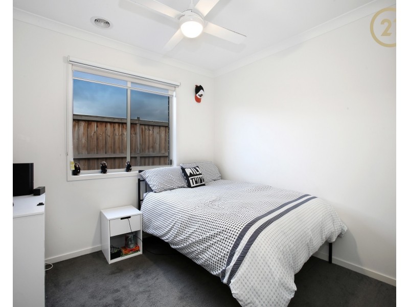 1 Westbourne Street, Clyde North VIC 3978