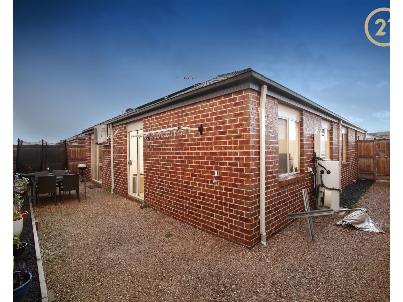 1 Westbourne Street, Clyde North VIC 3978