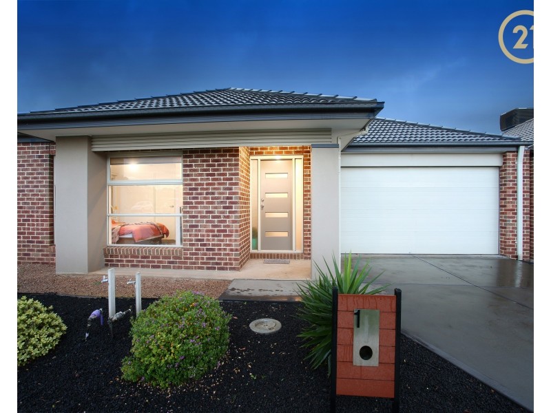 1 Westbourne Street, Clyde North VIC 3978