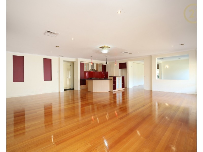 4 Mathoura Court, Berwick VIC 3806