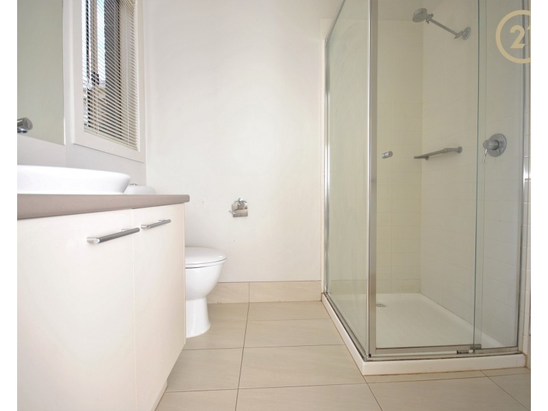 21 Brolin Terrace, Cranbourne North VIC 3977