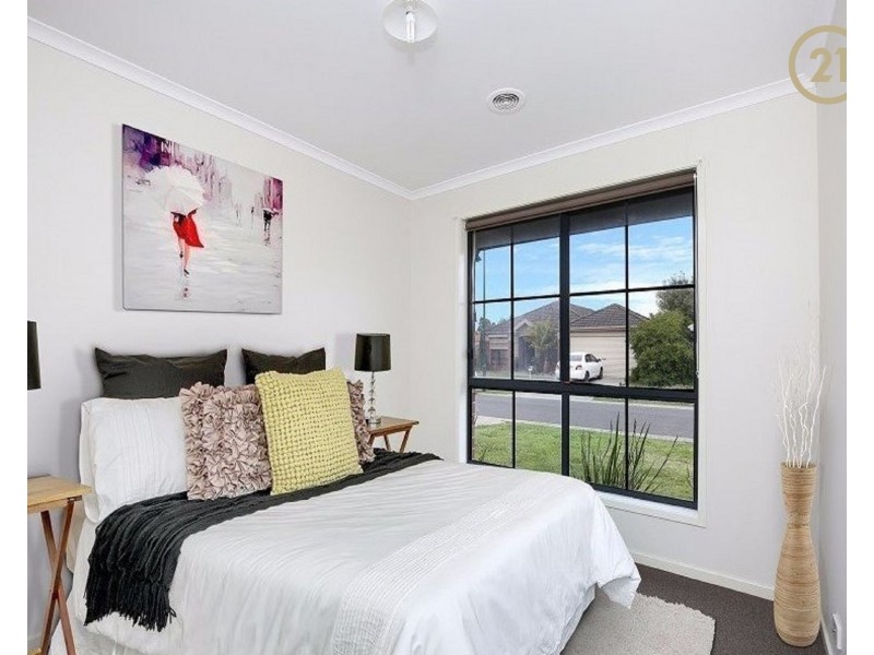 76 Harrington Drive, Narre Warren South VIC 3805