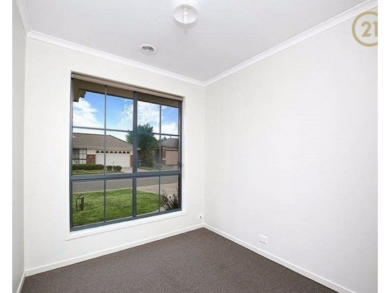 76 Harrington Drive, Narre Warren South VIC 3805