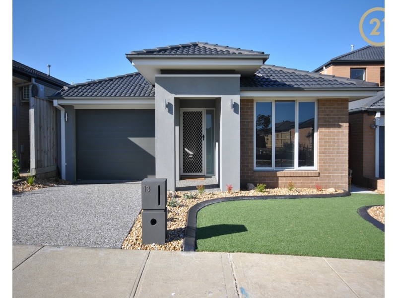13 Anvil Way, Clyde North VIC 3978