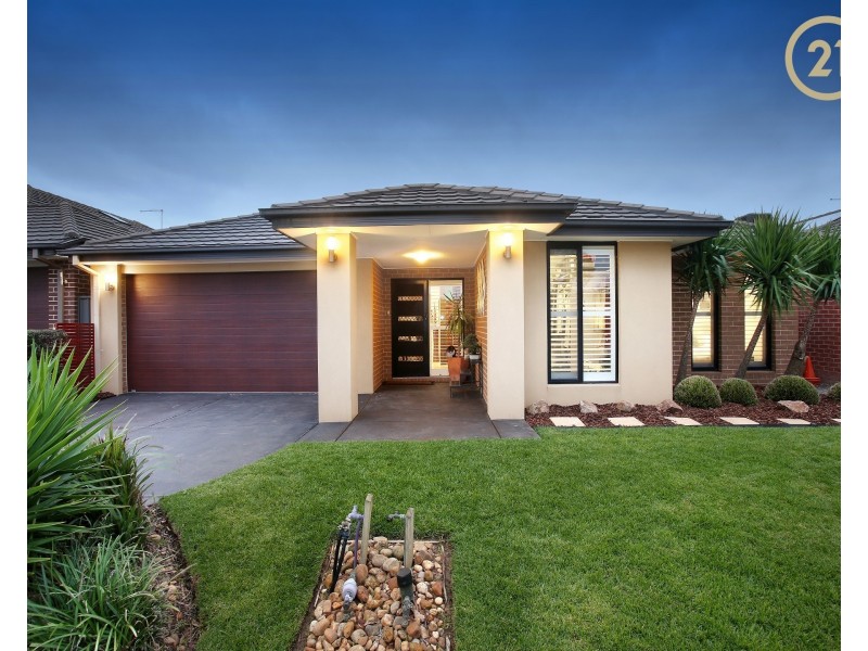 8 Datura Avenue, Cranbourne North VIC 3977