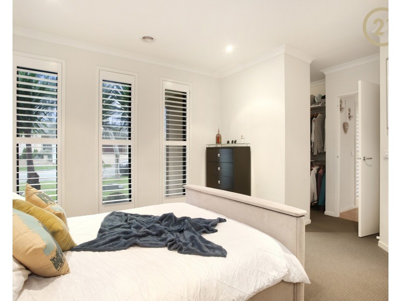 8 Datura Avenue, Cranbourne North VIC 3977