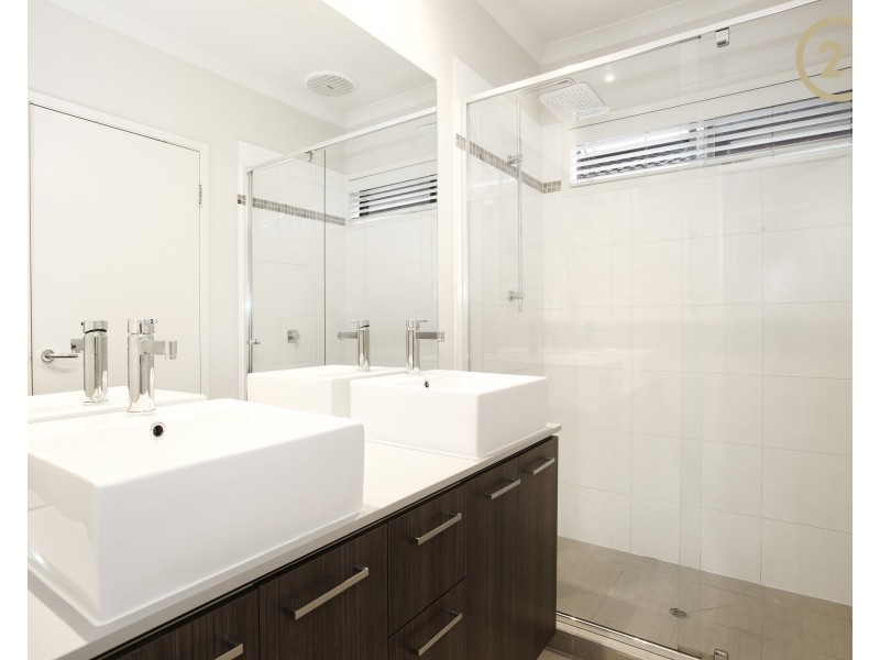 8 Datura Avenue, Cranbourne North VIC 3977