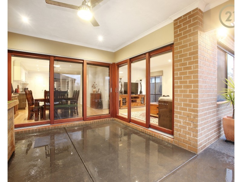 8 Datura Avenue, Cranbourne North VIC 3977