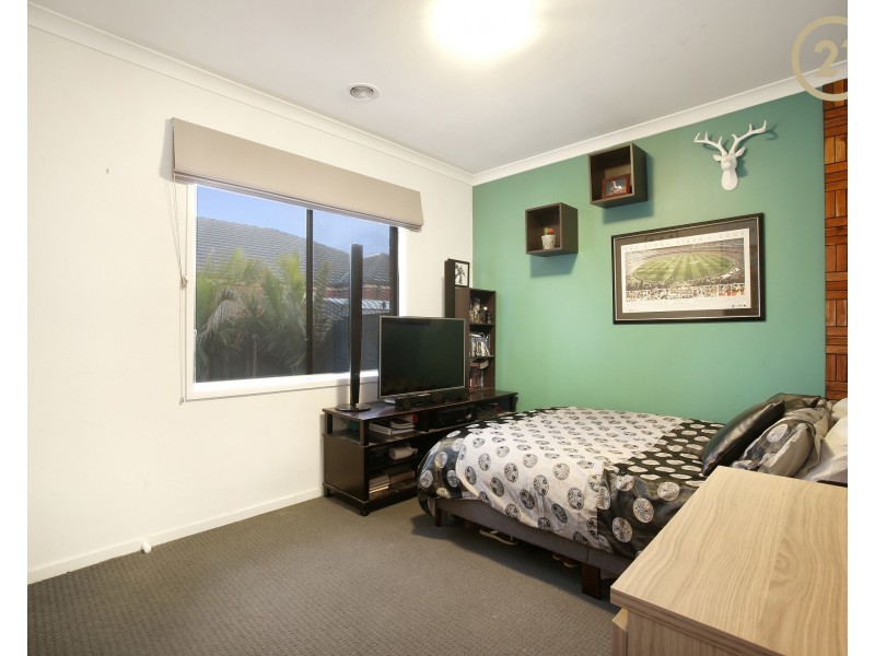 8 Datura Avenue, Cranbourne North VIC 3977