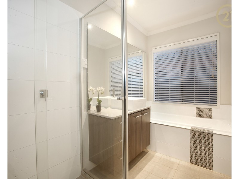 8 Datura Avenue, Cranbourne North VIC 3977