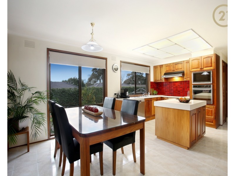 84 Saxonwood Drive, Narre Warren VIC 3805