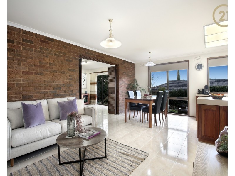 84 Saxonwood Drive, Narre Warren VIC 3805