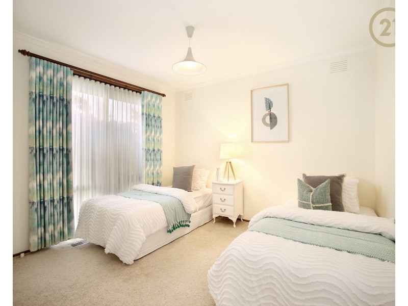 84 Saxonwood Drive, Narre Warren VIC 3805