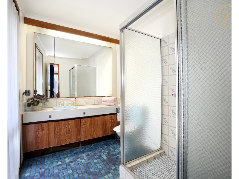 84 Saxonwood Drive, Narre Warren VIC 3805