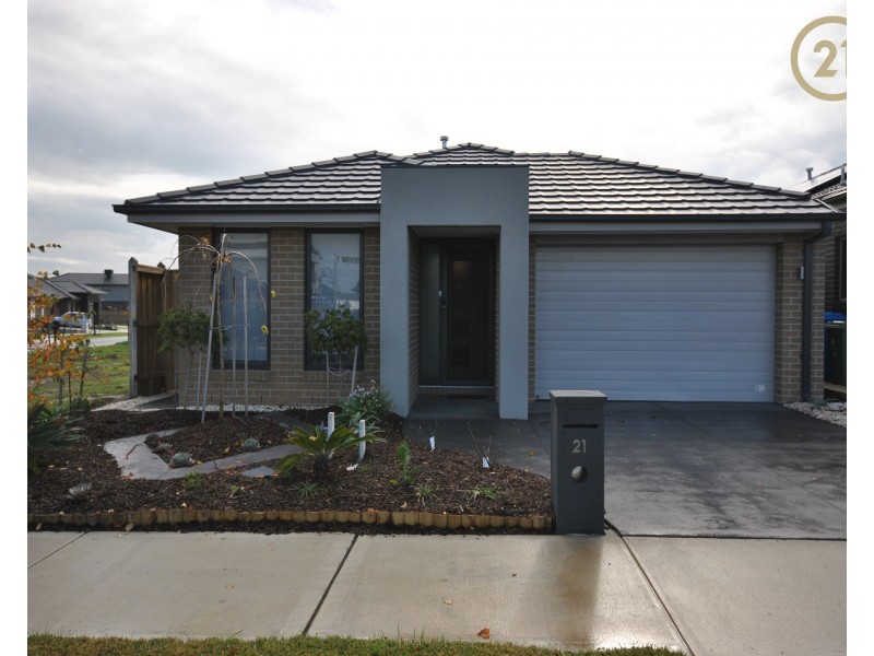 21 Bernadins Street, Clyde North VIC 3978