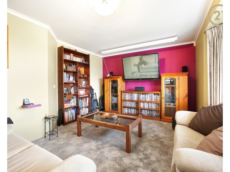 21 Warana Drive, Hampton Park VIC 3976