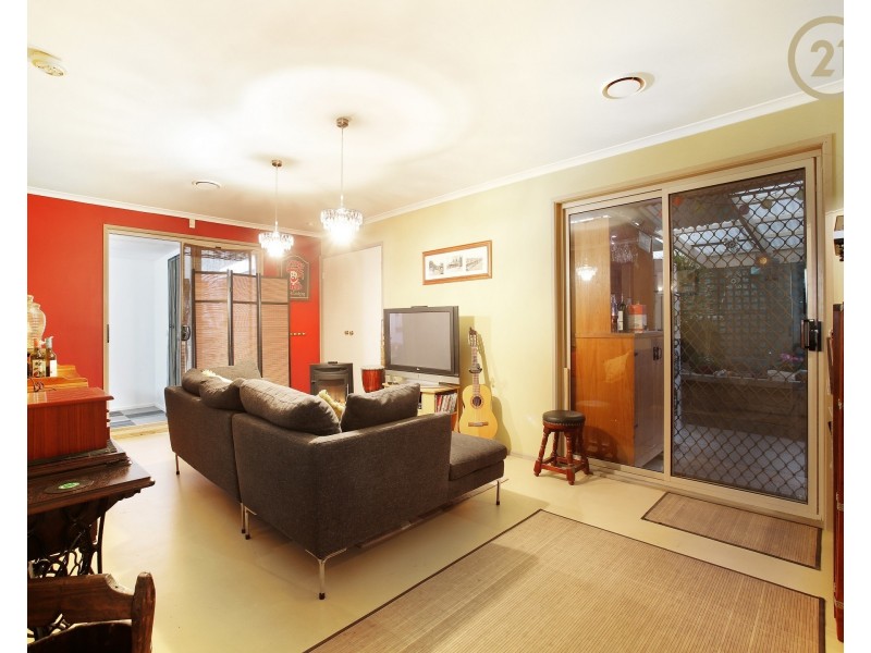 21 Warana Drive, Hampton Park VIC 3976